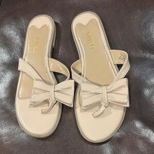 Vaneli, Iggi sandals